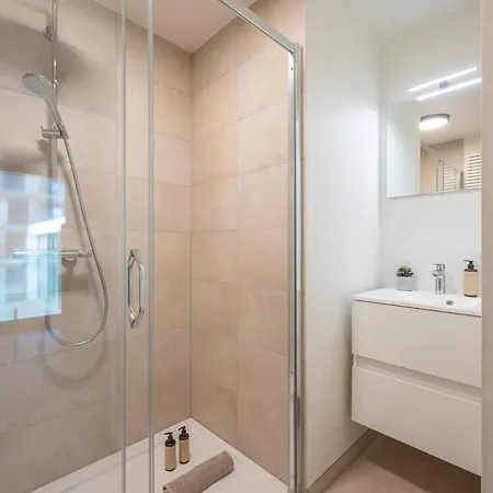 Stylish 2-bedroom With Terrace * Остенде