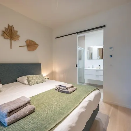 Stylish 2-bedroom With Terrace Апартаменти Остенде
