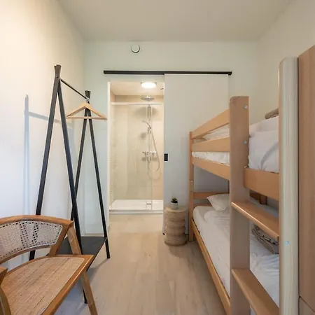 Stylish 2-bedroom With Terrace *